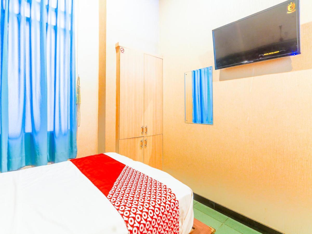 Oyo 90788 Nillo Hotel Kebumen Εξωτερικό φωτογραφία